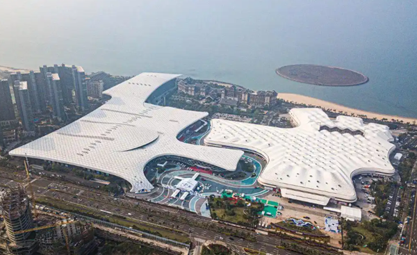 【中国日报网】第五届消博会启幕,雄正酒业亮相国际舞台