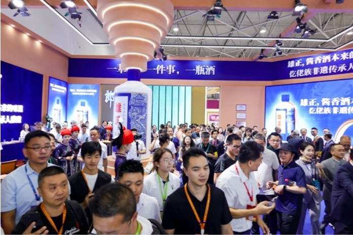 【中国日报网】雄正酱香酒亮相第十三届酒博会,向世界展现酱香酒本来的味道